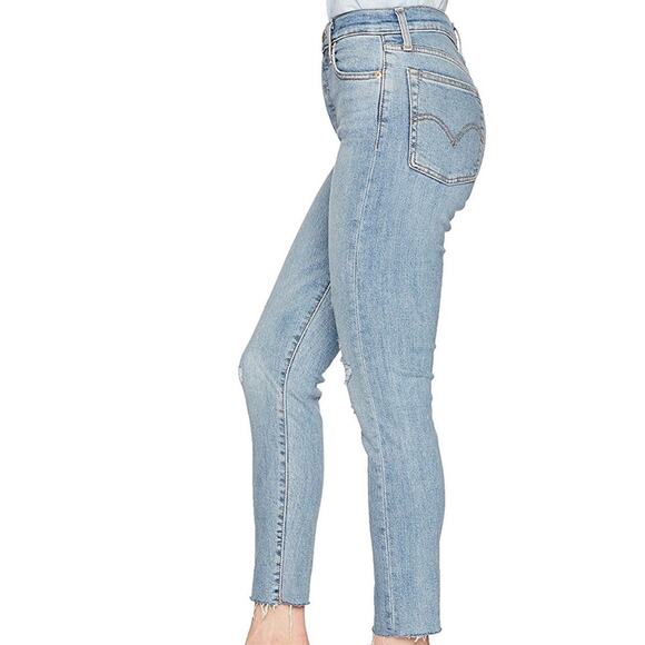 Levi's Wedgie Skinny button fly jean in light wash distressed size 28 raw hem‎ - Picture 16 of 16